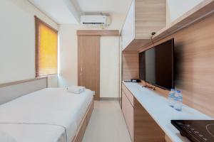 Comfort and Cozy Studio Apartment at B Residence By Travelio