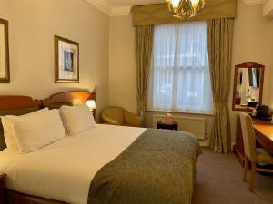 Superior Double Room room in The Windermere Hotel London