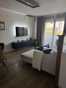 Olympie, airport, train and tram station Fully equipped for 3 peoples