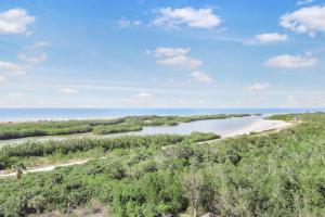 Beachfront condo with views of beach, pool and grill - Ubytování bez kategorie ve městě Marco Island