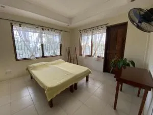 Sandybridge Eco Farm at Relly's Restaurant - 沙璜