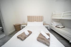 Spacious Duplex Apartment - Perfectly Situated in the Heart of the City