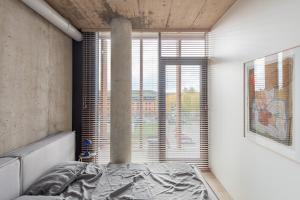 Authentic 1 BD Apartment by Domvia