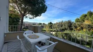 N185 - Numana, meraviglioso trilocale con terrazzo e piscina - نومانا