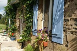 Mortain-Bocage - 2-Bed Wisteria Cottage Sleeps 4