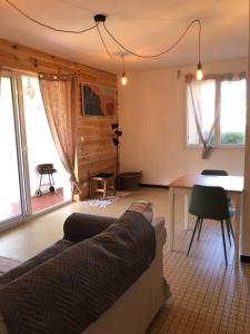 LE IN - T2 au RDC avec terrasse à 200m de la plage - Well located apartment for surfers