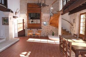 Maisons de vacances typical mas provencal with swimming pool in a small hamlet near mouries in the alpilles in provence- 8 persons : photos des chambres