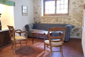 Maisons de vacances typical mas provencal with swimming pool in a small hamlet near mouries in the alpilles in provence- 8 persons : photos des chambres