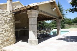 very beautiful and charming 18th century estate in bonnieux, luberon area, in provence - 8 personnes