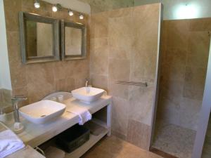 Villas very beautiful and charming 18th century estate in bonnieux, luberon area, in provence - 8 personnes : photos des chambres