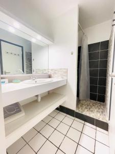 Appartements Appart RDC - 4pers - Clim - Piscine : photos des chambres