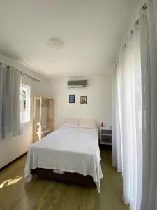 Edícula no Norte da Ilha - Cachoeira do Bom Jesus