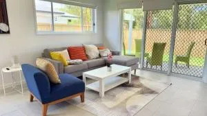 Brand New Home - Spacious Family Retreat - Loganlea