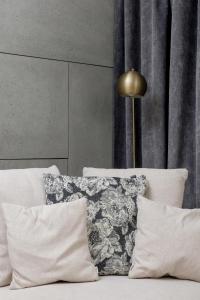 Lubicz Stylish Apartment with Parking and Air Conditioning in the City Center by Noclegi Renters