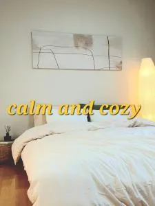 Calm and Little House - Suwŏn-yŏk