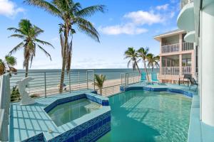 Beautiful Sunset, Perfect Beachfront Pool Home, Sleeps 13 - 4hvězdičkové hotely ve městě Bonita Springs