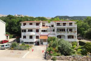 Apartments Karamarko