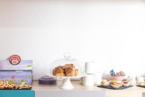 A stunning villa with pool and jacuzzi img13