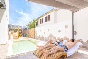 A stunning villa with pool and jacuzzi