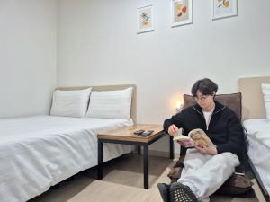 Hostel Tommy 50 off sale for 10th Anniversary on 2026