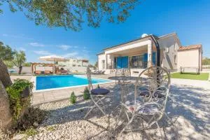 Villa Tara ZadarVillas - Tinj