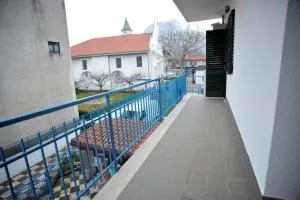 Coastal Cliff, Amalfi Lifestyle - Pianillo