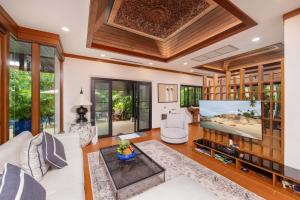 Meraya Villa with Private Pool 5 Minutes to Nai Harn Beach