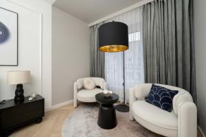 Apartment Near Centre of Wrocław with AC and Parking by Renters Prestige