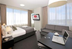 Deluxe Studio room in Metro Hotel Miranda