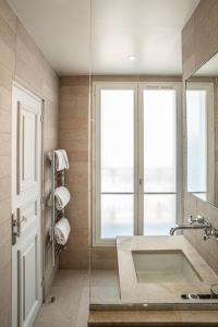 Hotels Hotel Perreyve - Jardin du Luxembourg : photos des chambres