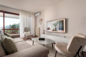 Cullinan Como lakeview apartment by Petra Luxury