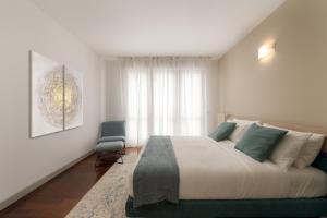 Cullinan Como lakeview apartment by Petra Luxury