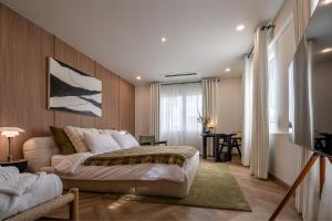 Whole Floor Penthouse, 3 Bedroom 3 Bath, Next to Metro Station