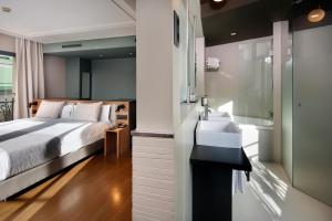 Suite room in Wilson Boutique Hotel