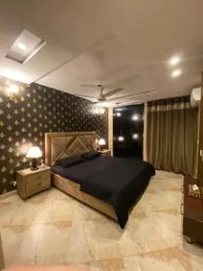 Entire Luxury 2 Bed Apartment Near Airport DHA Phase 8 - Atāri