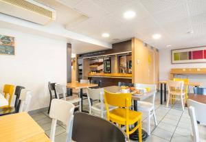 Hotels B&B HOTEL Nantes Parc Expos La Chapelle : photos des chambres