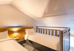 Hotels B&B HOTEL Nantes Parc Expos La Chapelle : Chambre Quadruple
