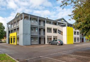 Hotels B&B HOTEL Nantes Parc Expos La Chapelle : photos des chambres
