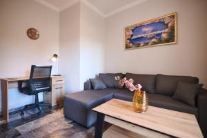 City Center 2-BR Apartment in Mytilene