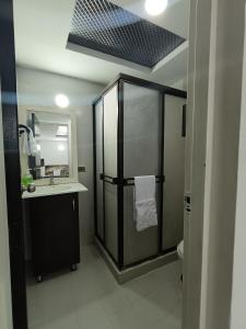 Casa Familiar 4 Habitaciones con Agua Caliente, WiFi y Patio - Acepta Mascotas