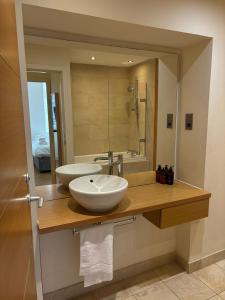 Extremely central Quartermile apartment near Castle and University