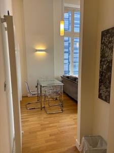 Extremely central Quartermile apartment near Castle and University