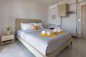 Giannas Panoramic Seaview Twin Villas with pool 1