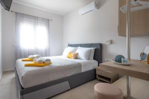 Giannas Panoramic Seaview Twin Villas with pool 2