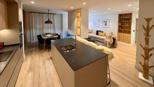 Maribel Deluxe by SURYNIEVE