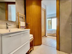 Luxurious Sea View 2 Bedroom Apartment