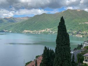 Villa Talina - vista Lago e parcheggio privato