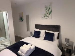 Contractor Home 4BR all ensuite & TVs, NR Stadium - 伍尔弗汉普顿