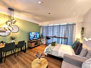 Lil Olive Spot at SOHO Central Condo in front of Edsa Shangri-la Mall