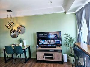 Lil Olive Spot at SOHO Central Condo in front of Edsa Shangri-la Mall